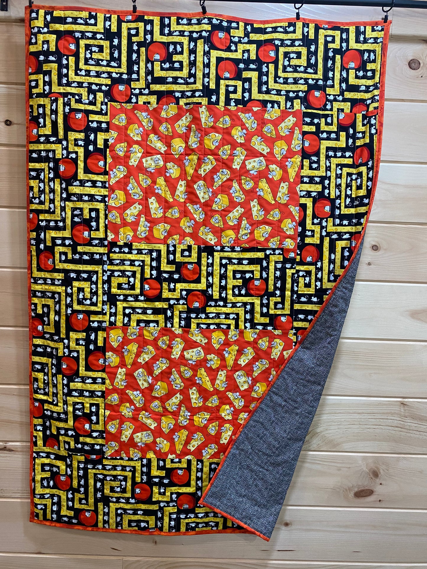 Quilt. Mouse Maze. Kids Quilt.