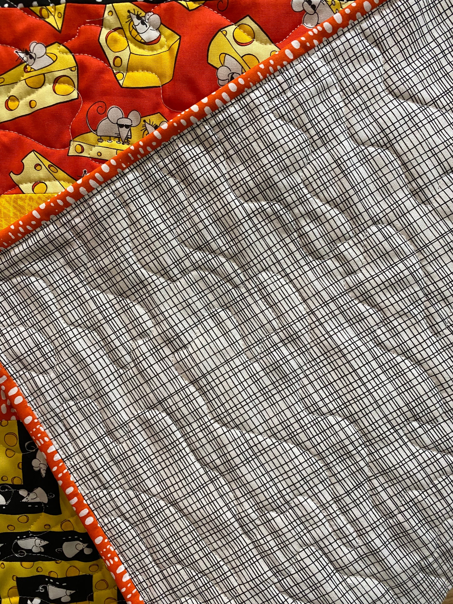 Quilt. Mouse in the House. Striped Quilt. Kids Quilt.