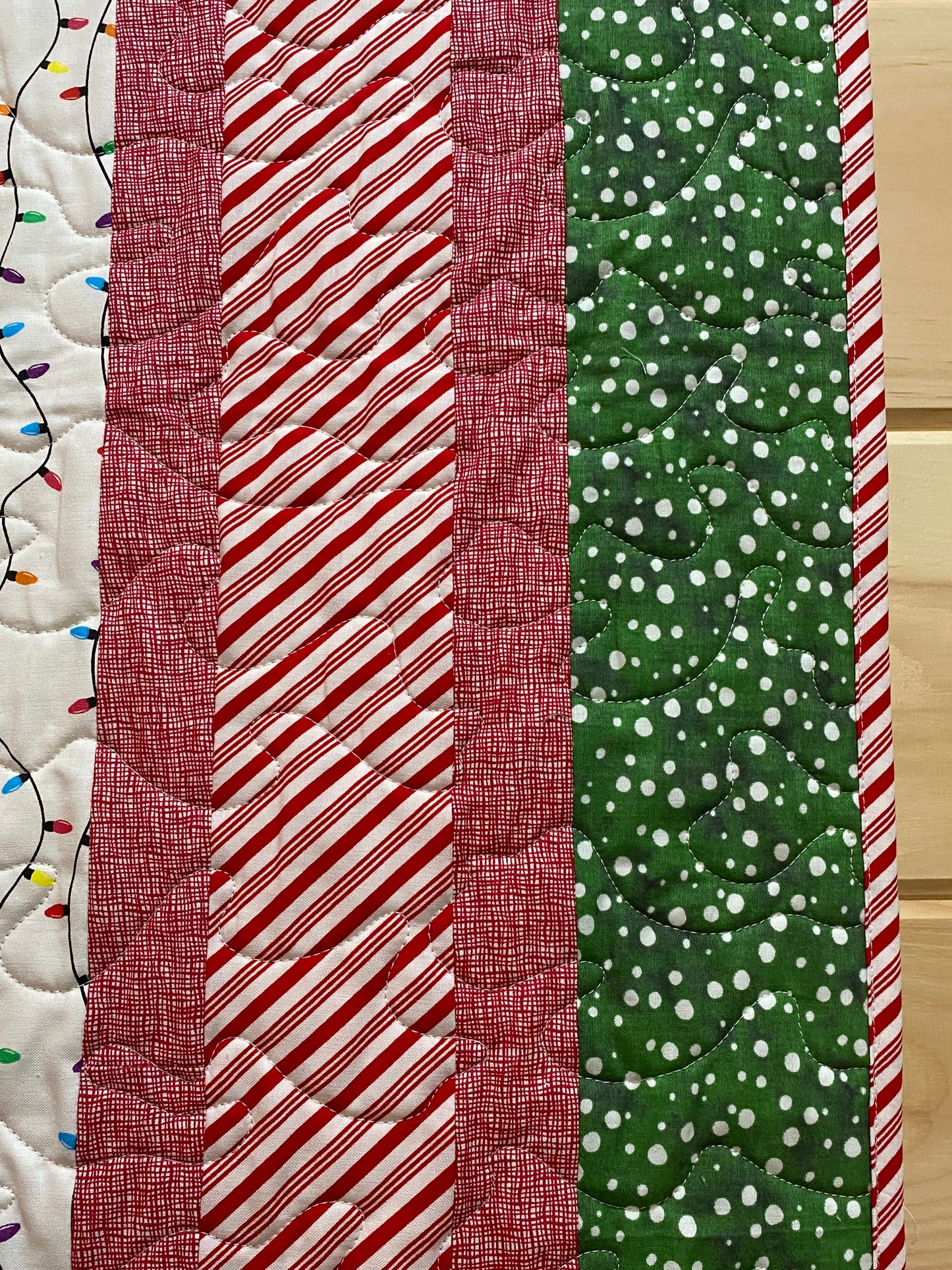Quilt. Christmas Quilt. Meowy Christmas. Cats in Christmas Tree.