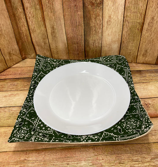 Plate Cozy. Green Bandana Print.