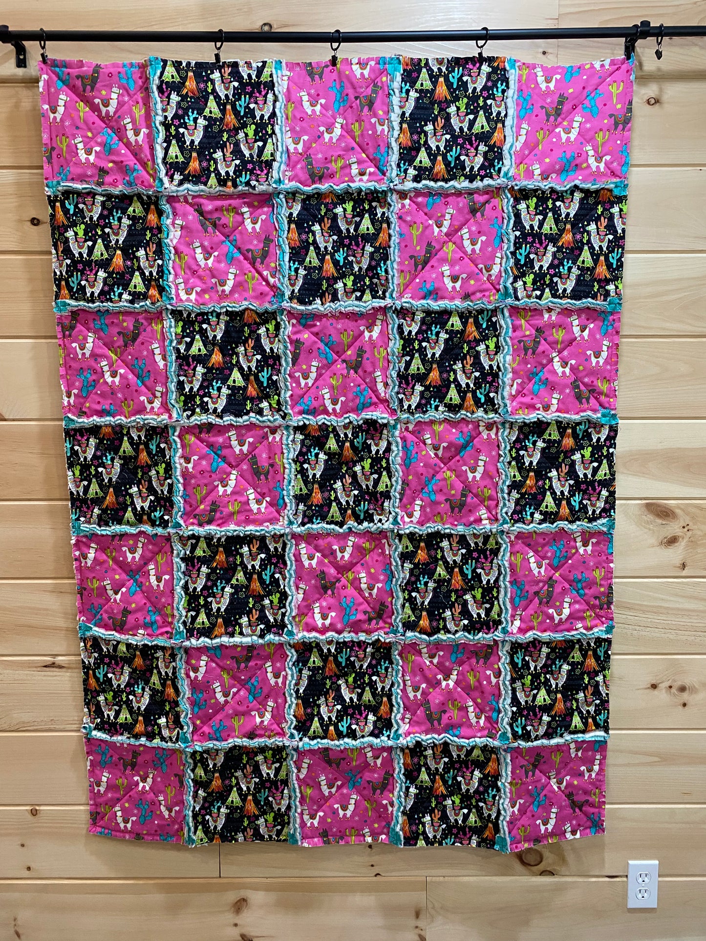 Quilt. Rag Quilt. Pink and Black Alpacas.