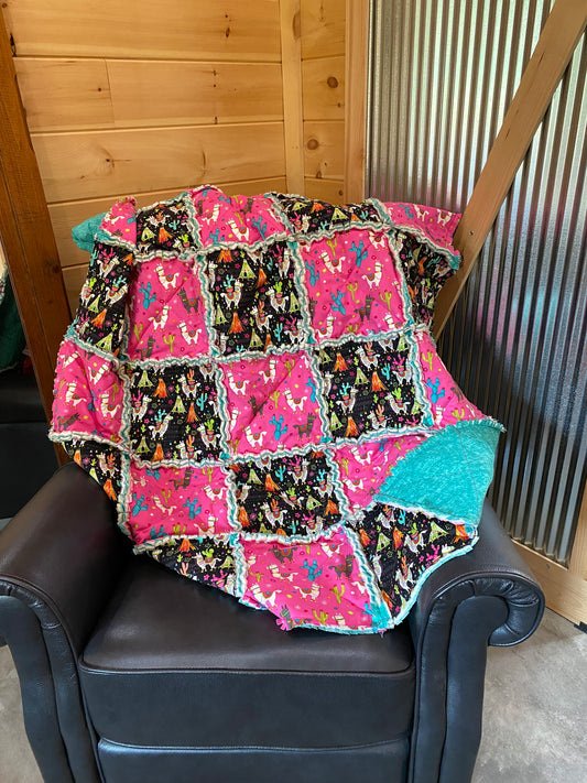 Quilt. Rag Quilt. Pink and Black Alpacas.