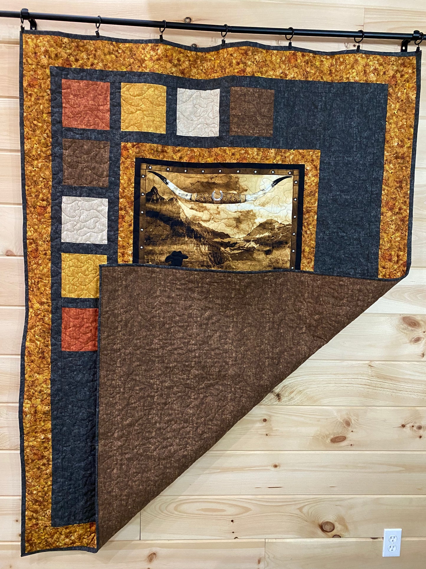 Quilt. Cowboy Culture. Throw.