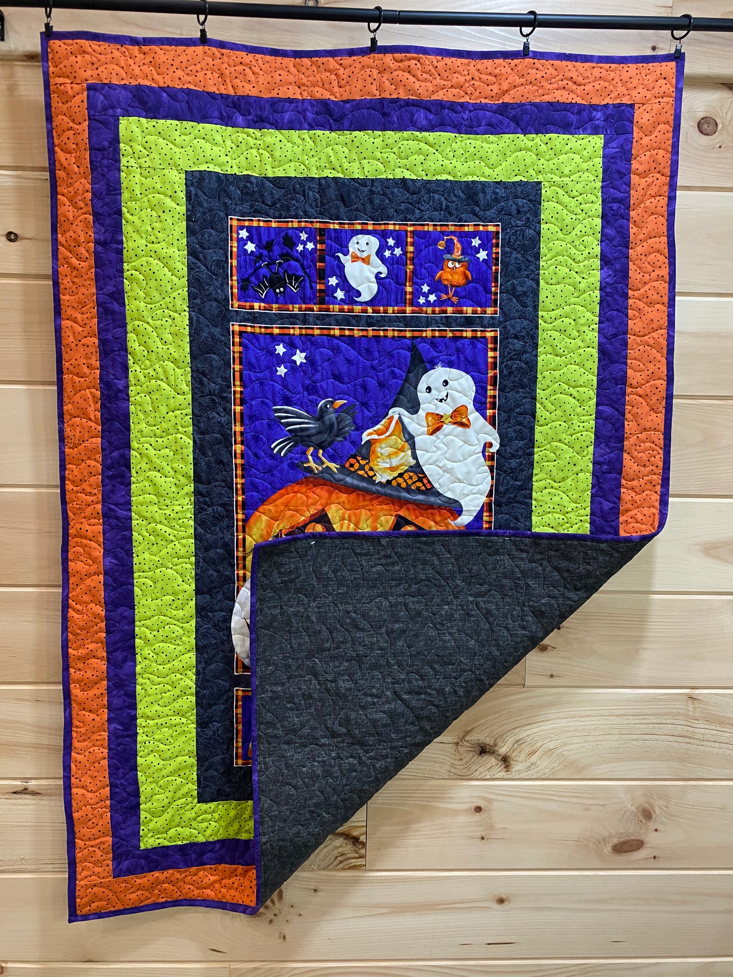Quilt. Boo Whoo? Halloween Quilt.