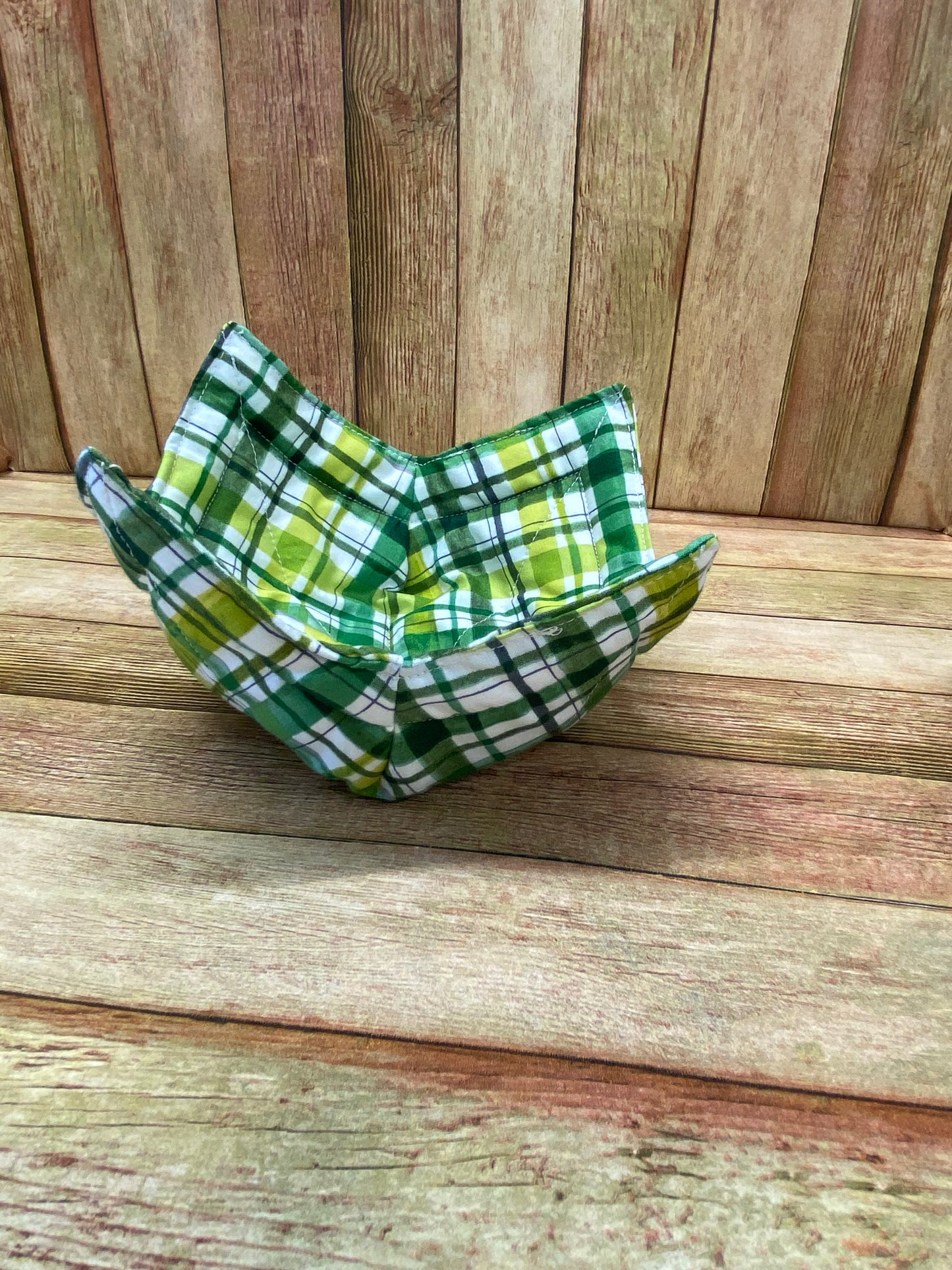 Bowl Cozy. Green Plaid Print.