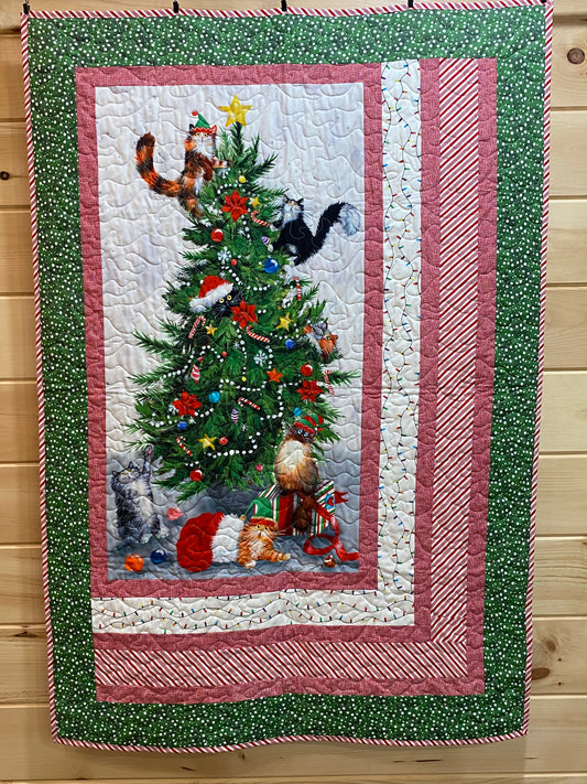 Quilt. Christmas Quilt. Meowy Christmas. Cats in Christmas Tree.